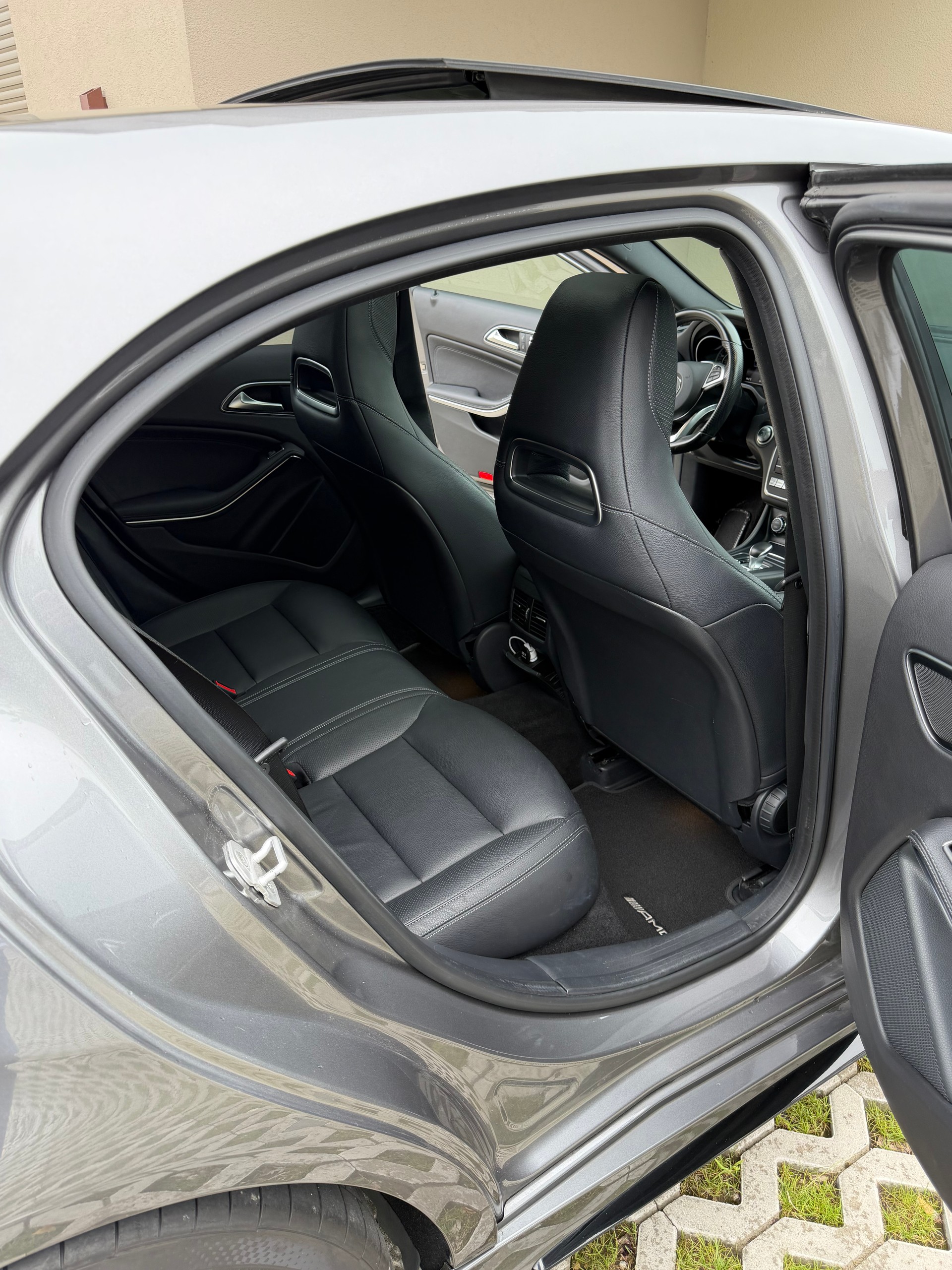MERCEDES-BENZ A 45 AMG 4m-image-3