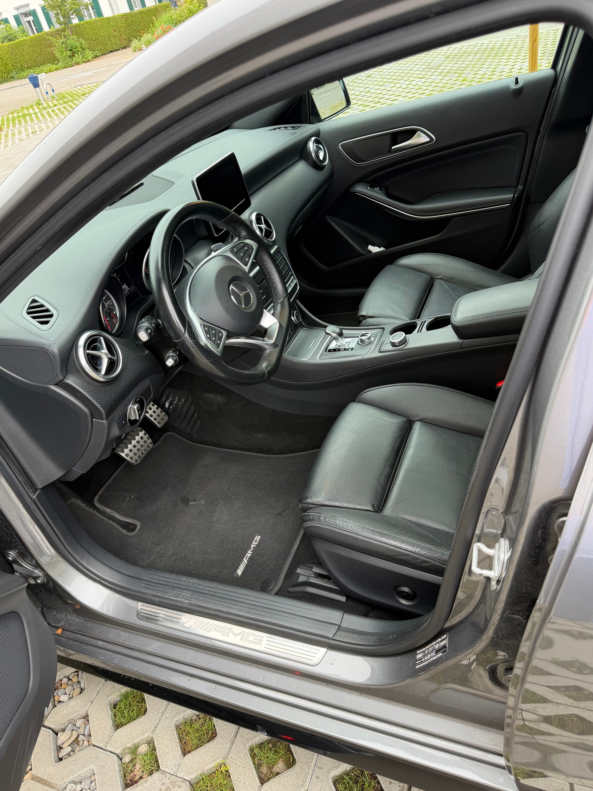 MERCEDES-BENZ A 45 AMG 4m-image-5