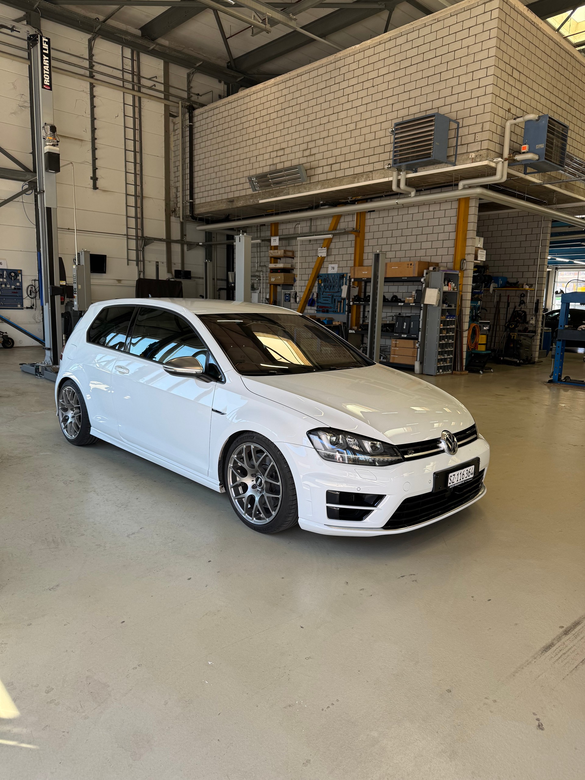 VW R-image-1