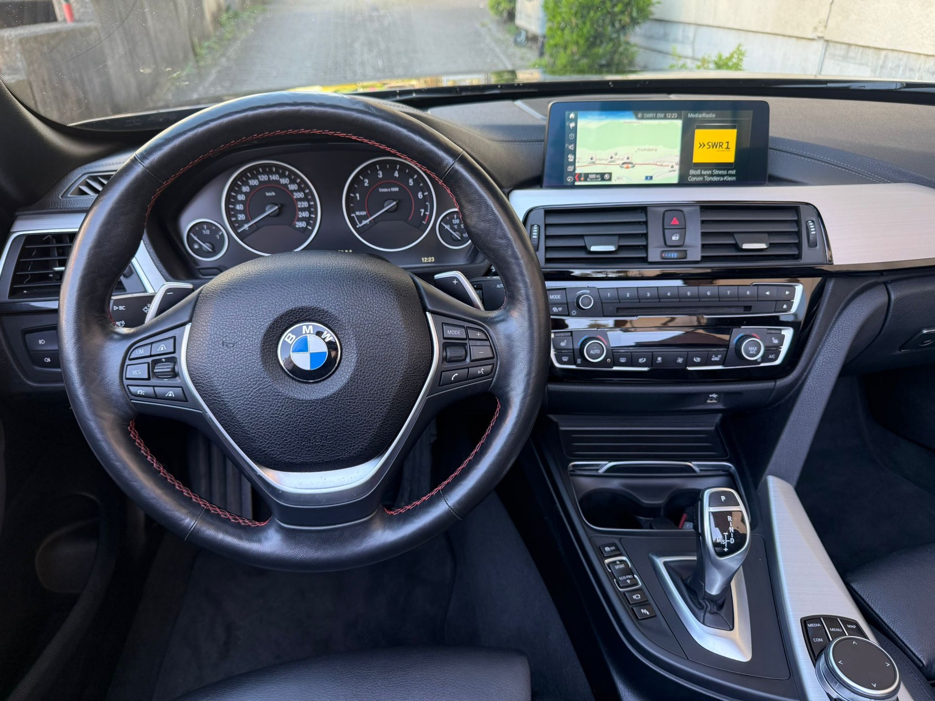 BMW 430i Cabriolet xDrive Sport Line Steptronic-image-12
