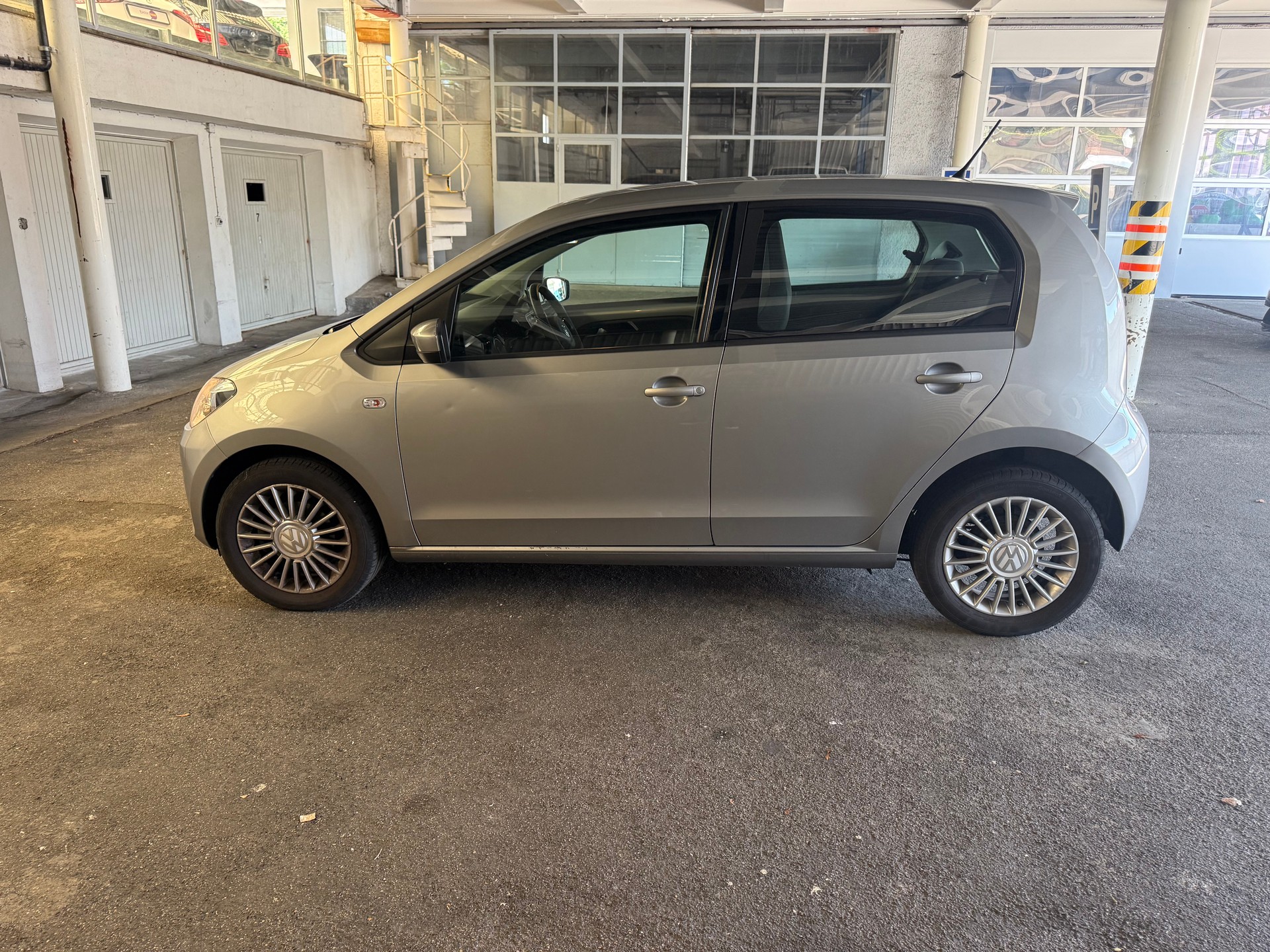 VW Up 1.0 BMT high up ASG-image-4