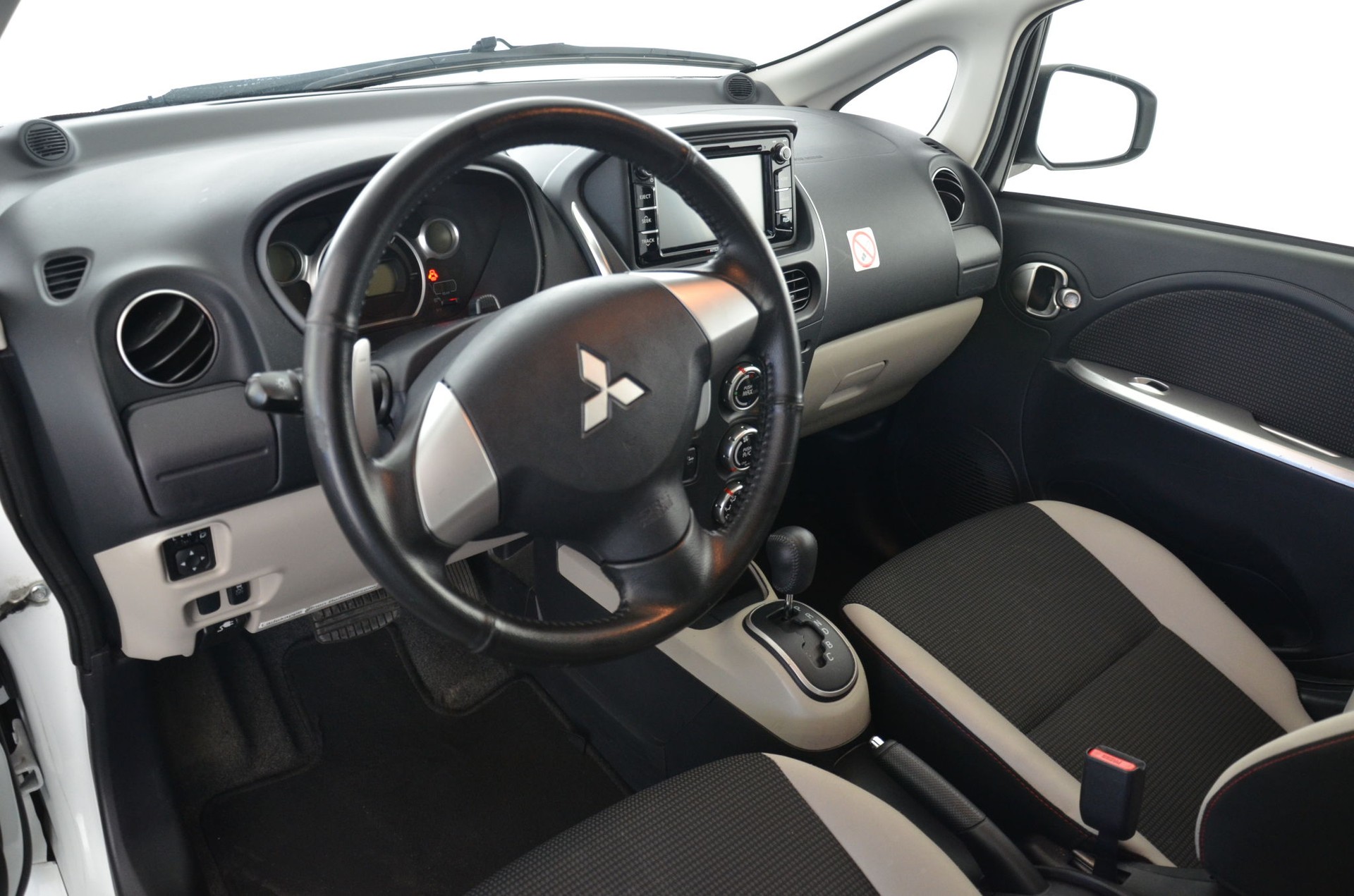 MITSUBISHI i MiEV Style-image-10