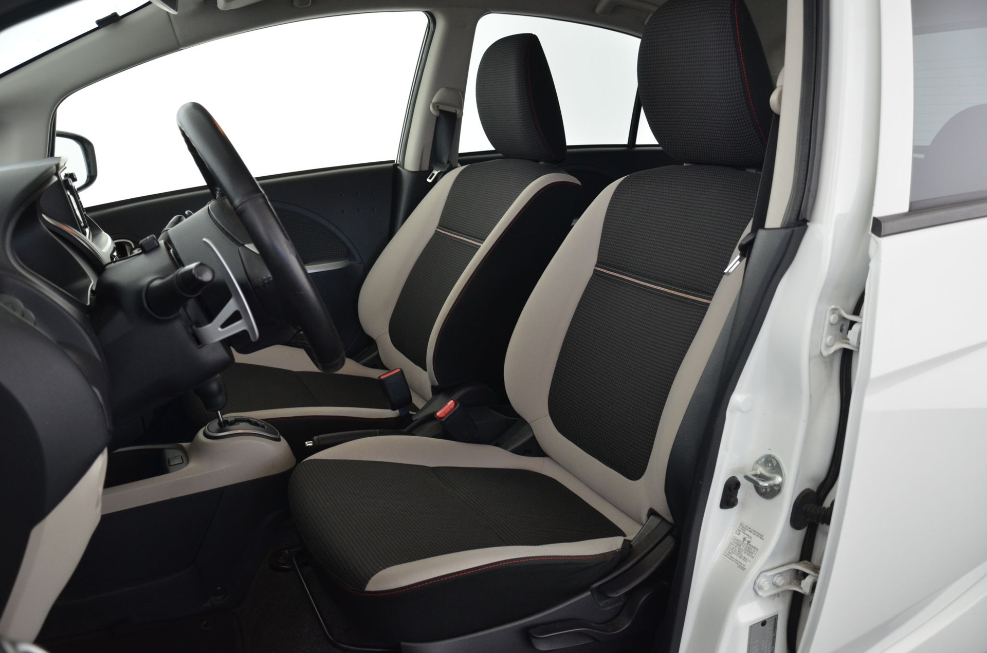 MITSUBISHI i MiEV Style-image-12