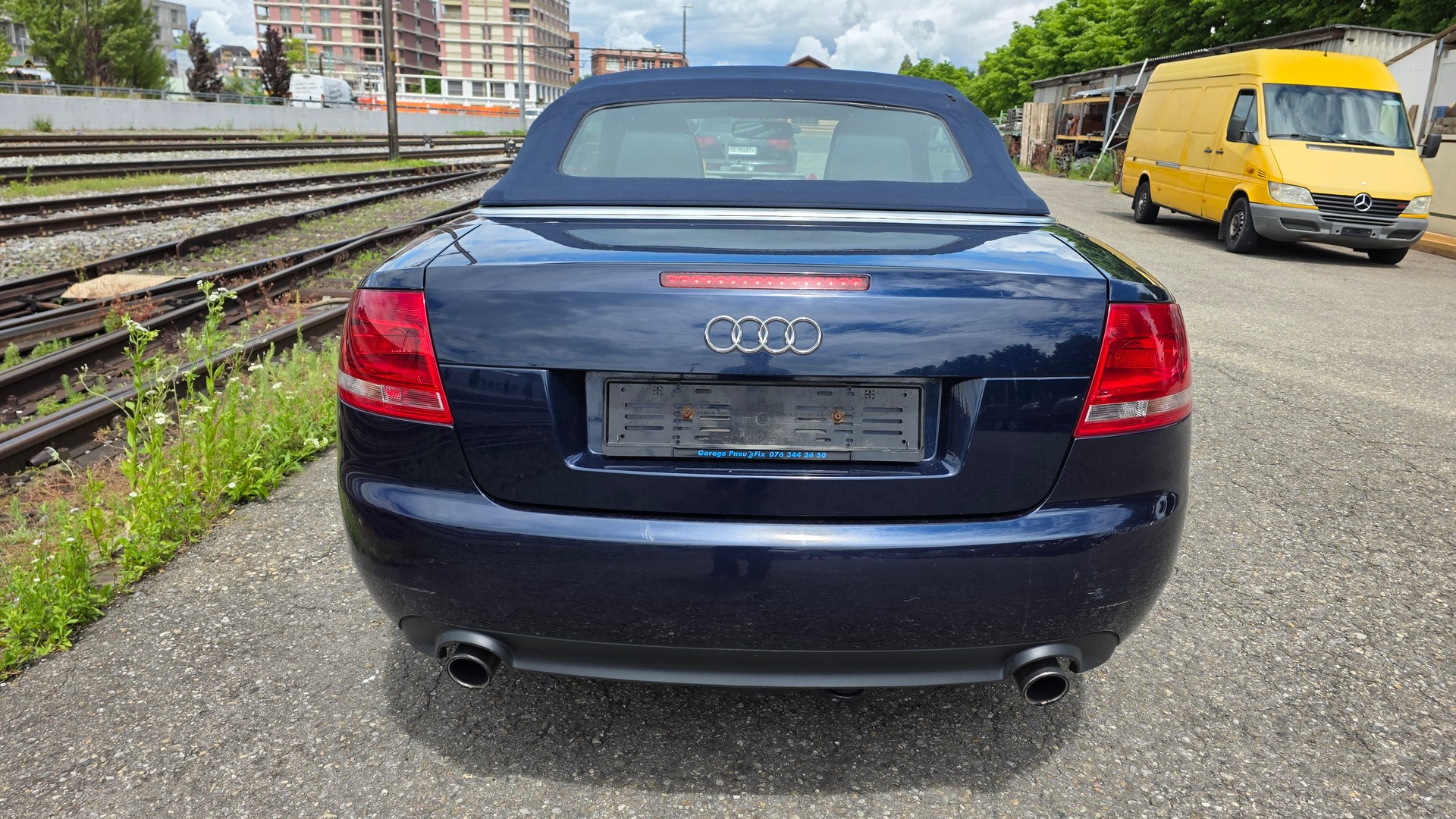 AUDI A4 Cabriolet 2.0T FSI multitronic-image-5