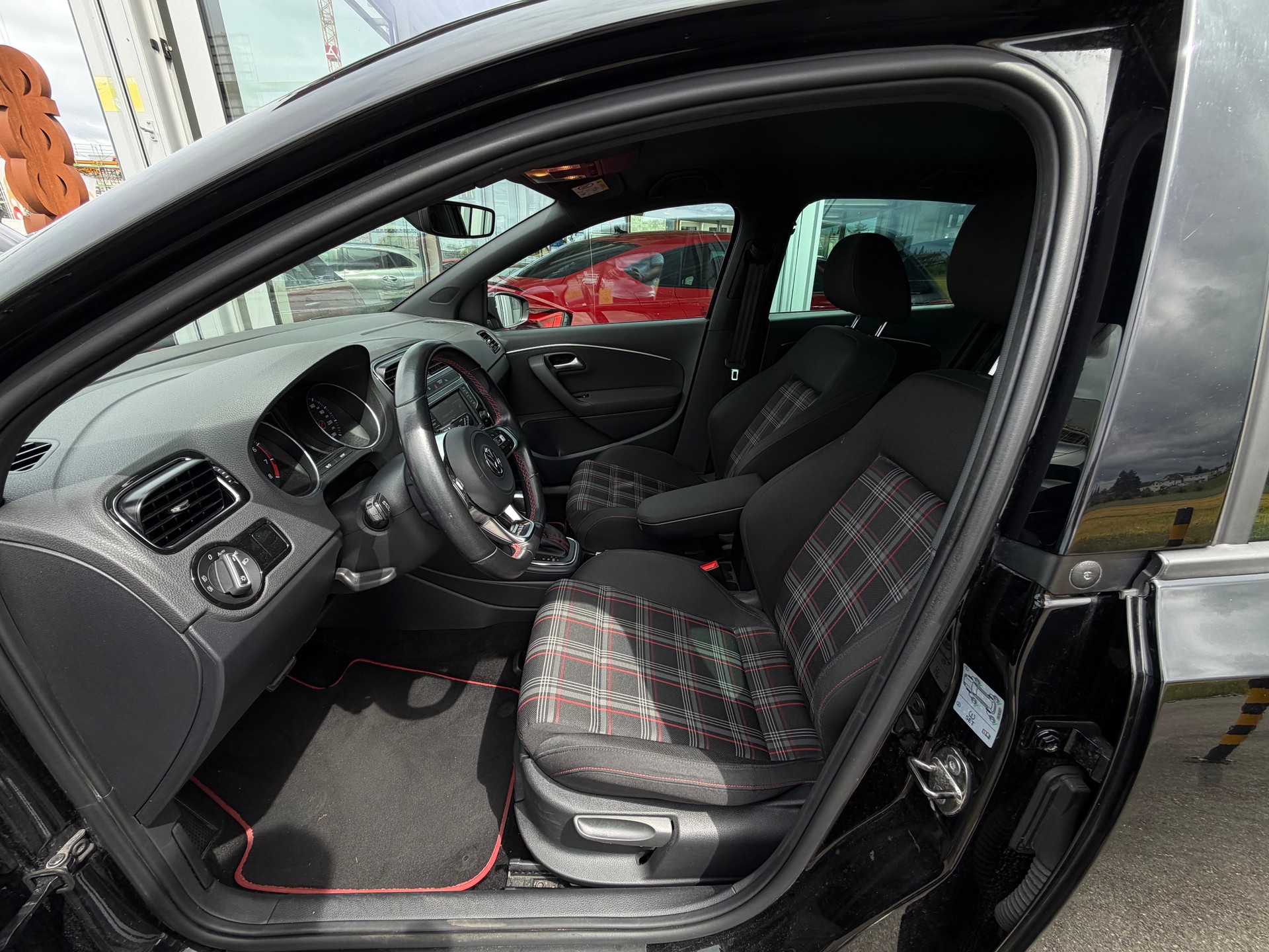 VW Polo 1.8 TSI GTI DSG-image-13