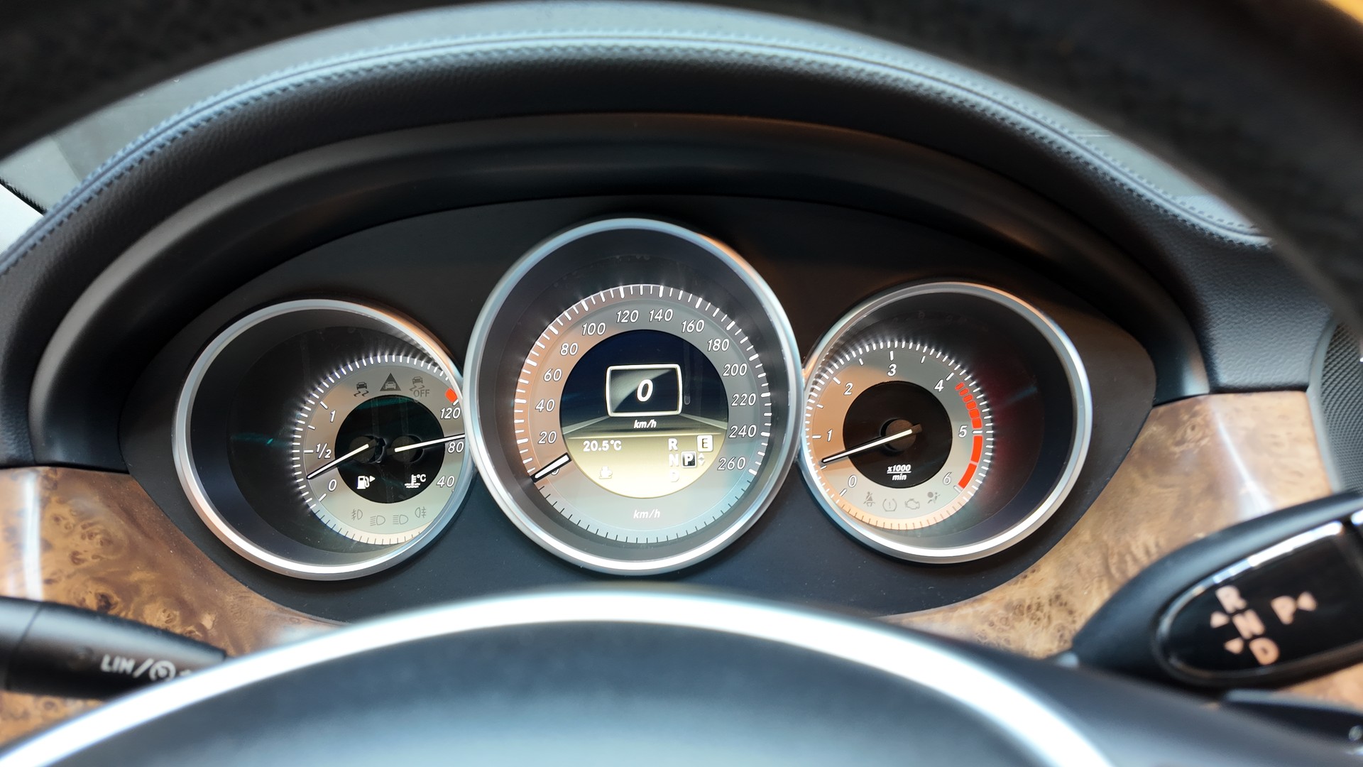 MERCEDES-BENZ CLS 350 CDI 4Matic 7G-Tronic-image-15
