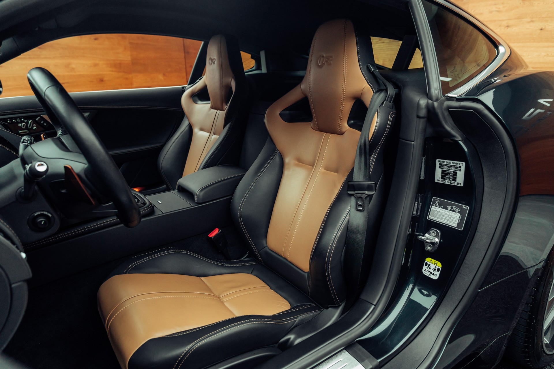 JAGUAR F-Type Coupé R 5.0 V8 S/C-image-6