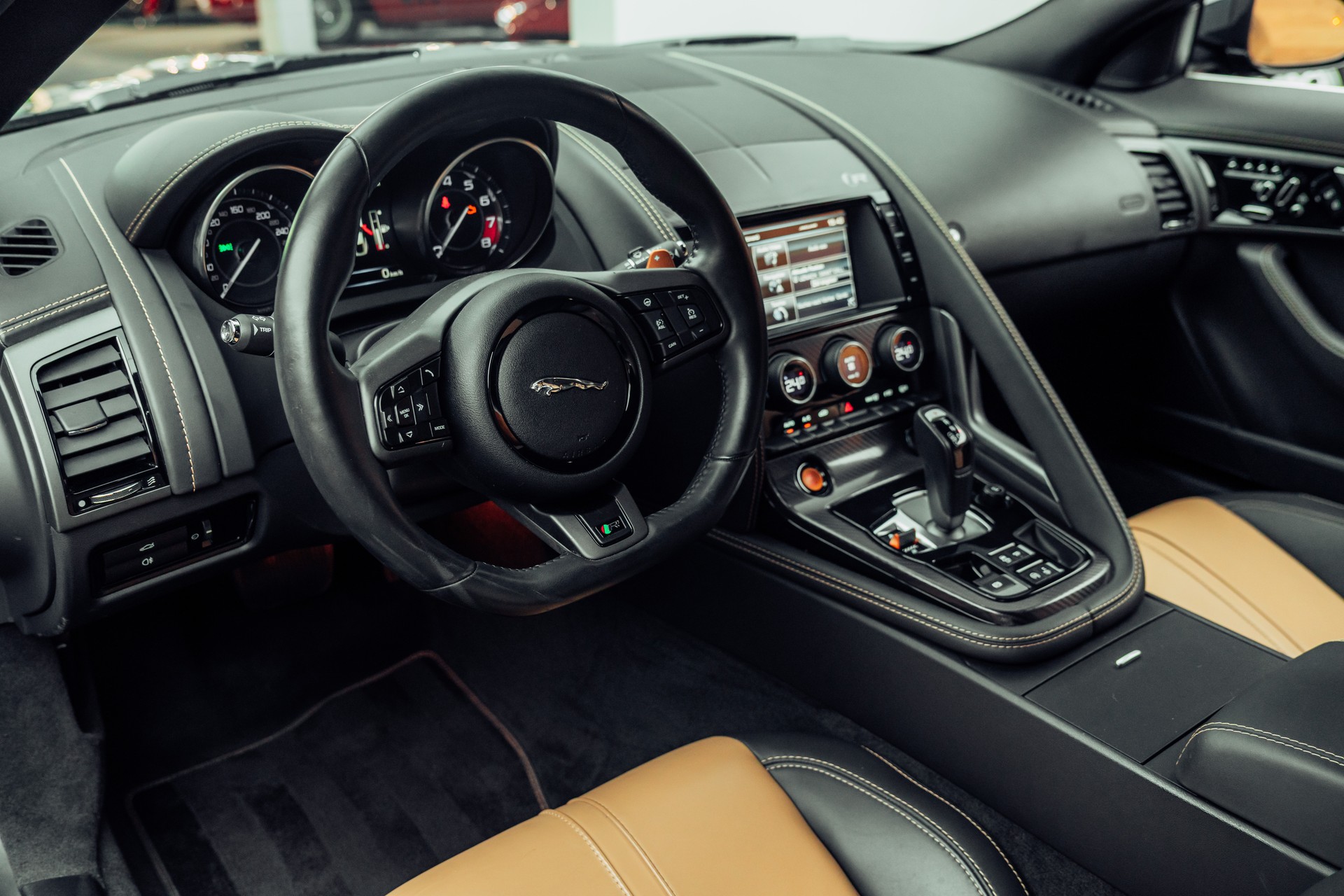 JAGUAR F-Type Coupé R 5.0 V8 S/C-image-5