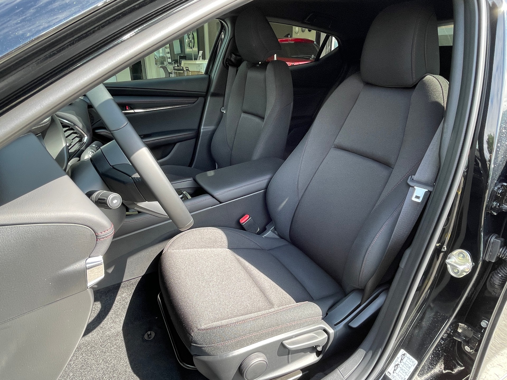 MAZDA 3 Hatchback SKYACTIV-G M Hybrid 140 Homura Automat-image-6
