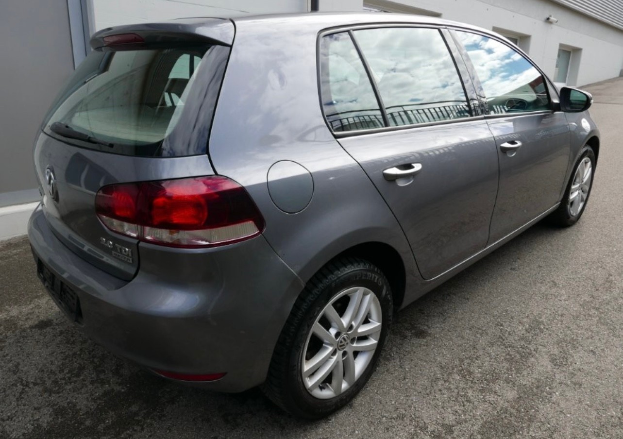 VW Golf 2.0 TDI Highline 4Motion-image-1