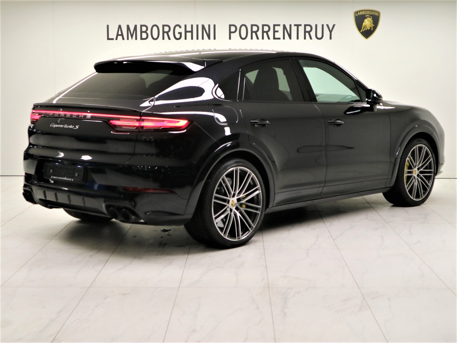 PORSCHE Cayenne Turbo Coupé S E-Hybrid-image-2
