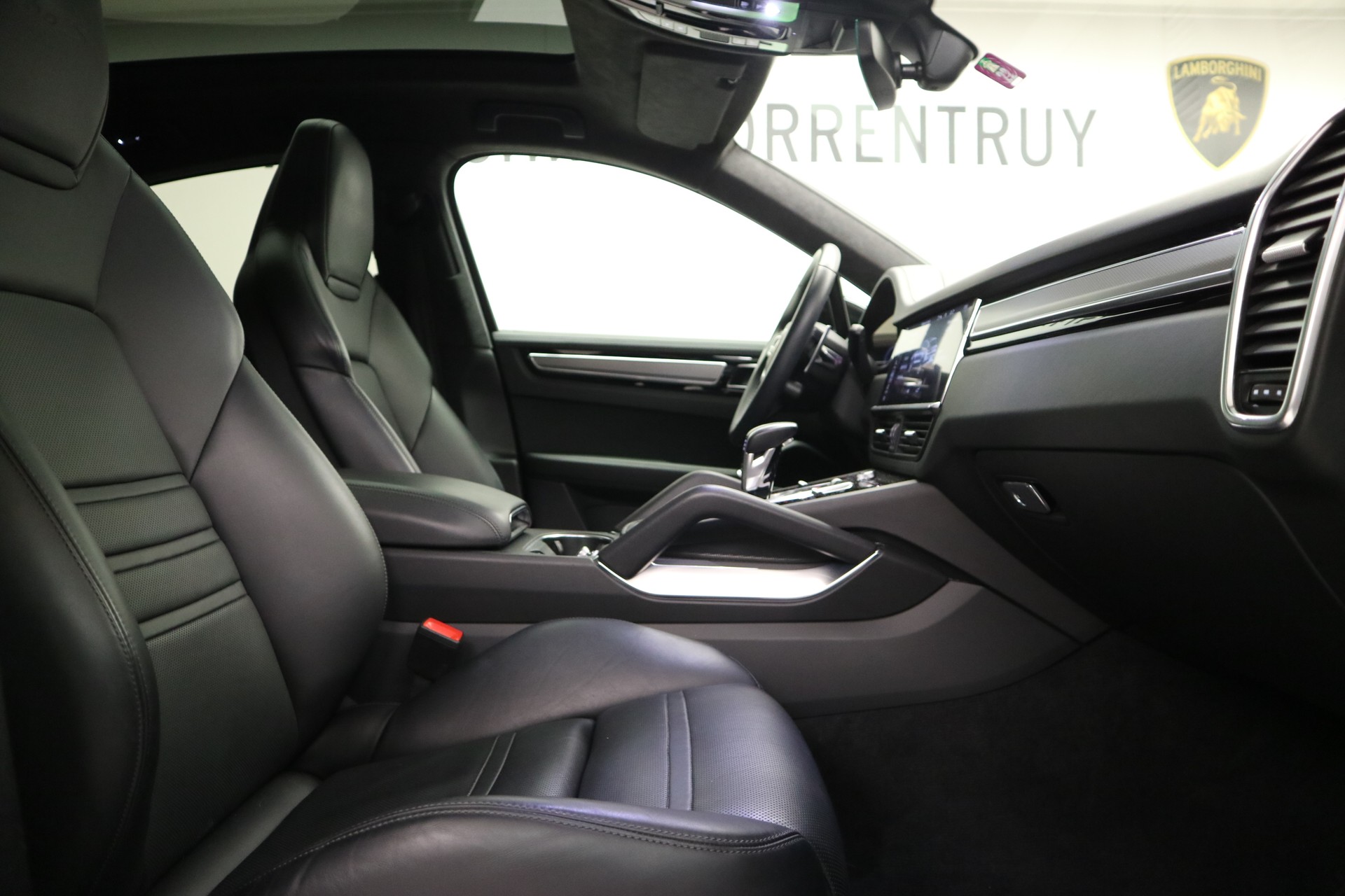 PORSCHE Cayenne Turbo Coupé S E-Hybrid-image-7