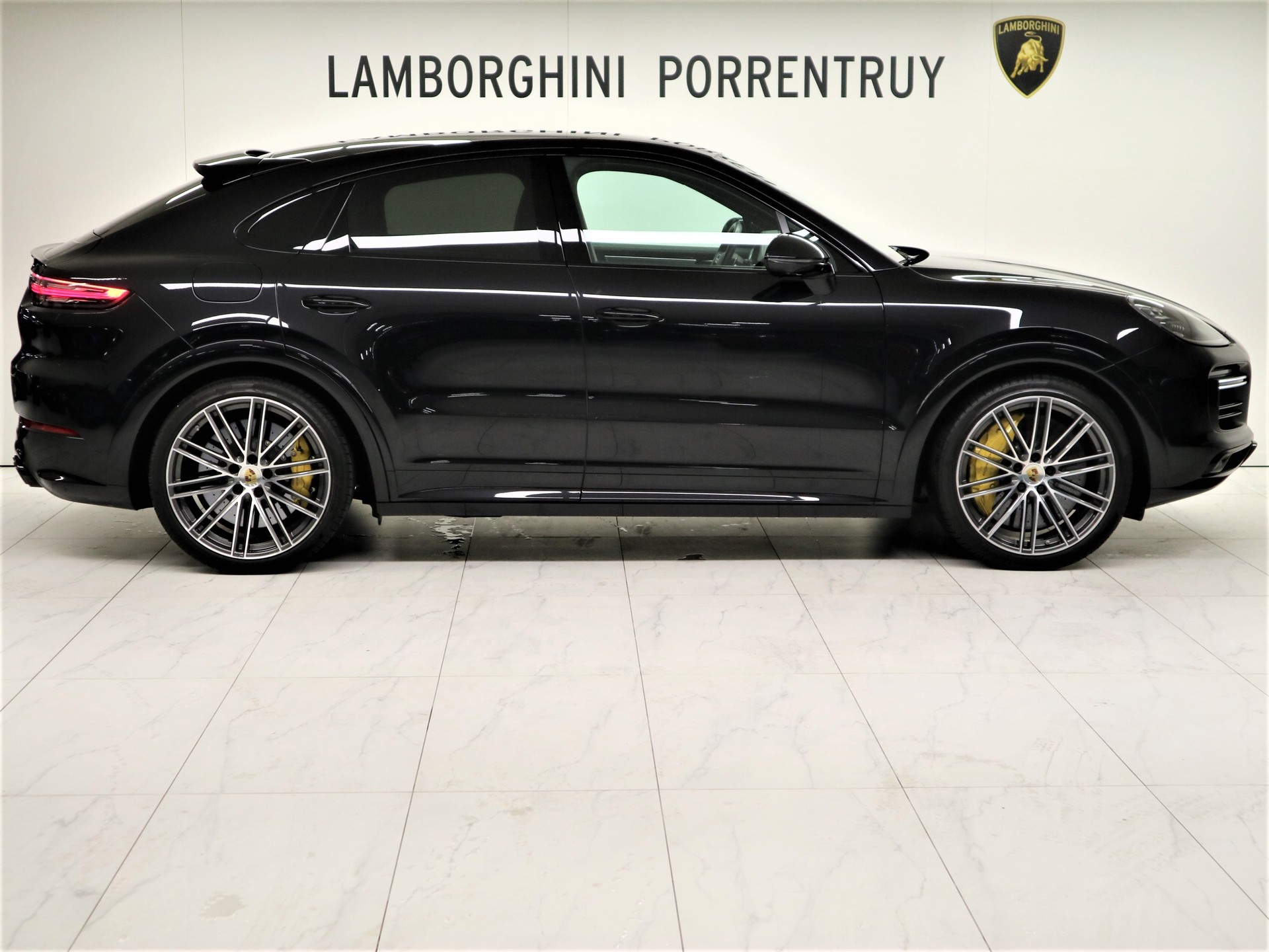 PORSCHE Cayenne Turbo Coupé S E-Hybrid-image-1