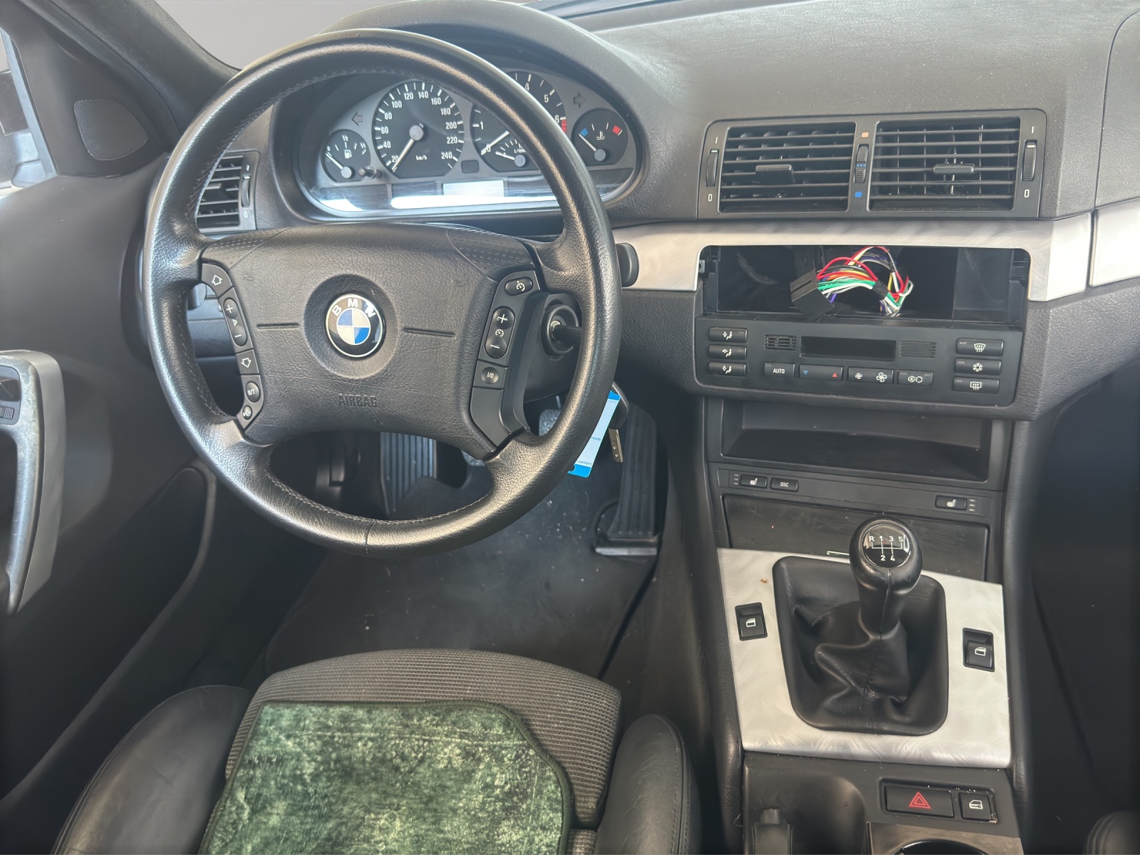 BMW 318 ti Compact-image-10
