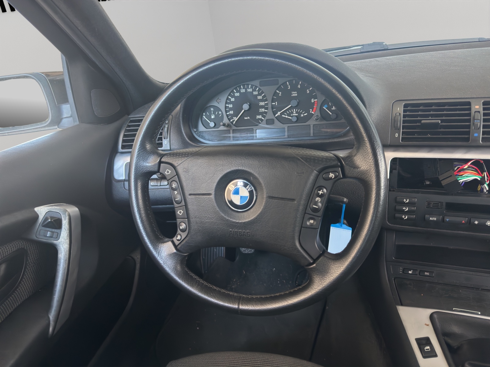 BMW 318 ti Compact-image-11