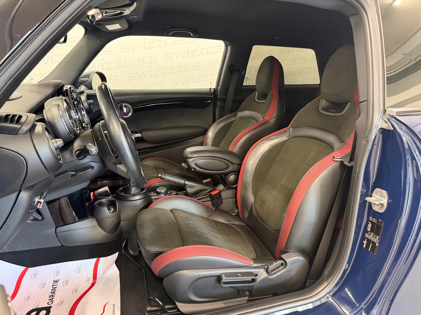 MINI Cooper John Cooper Works Steptronic-image-6