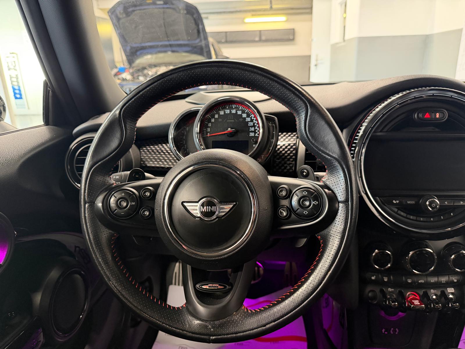 MINI Cooper John Cooper Works Steptronic-image-9