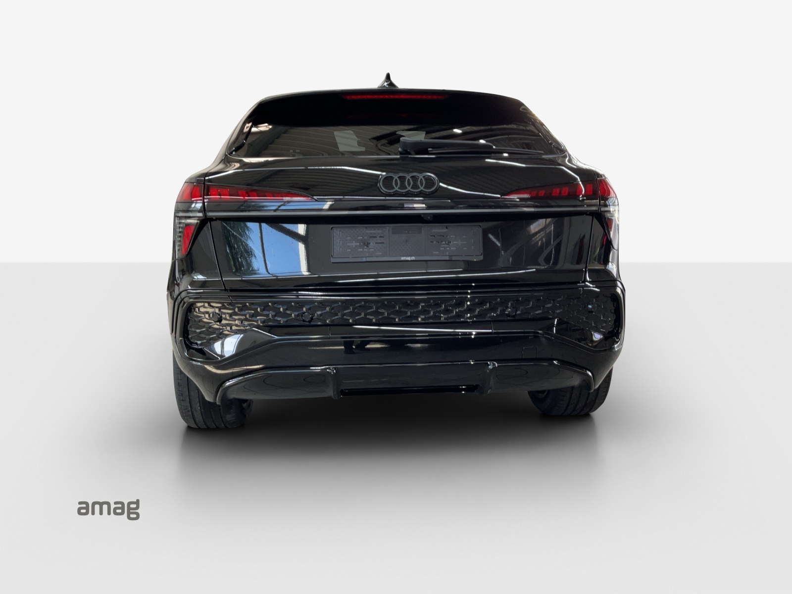 AUDI Q3 Sportback 110 kW TFSI S tronic-image-3