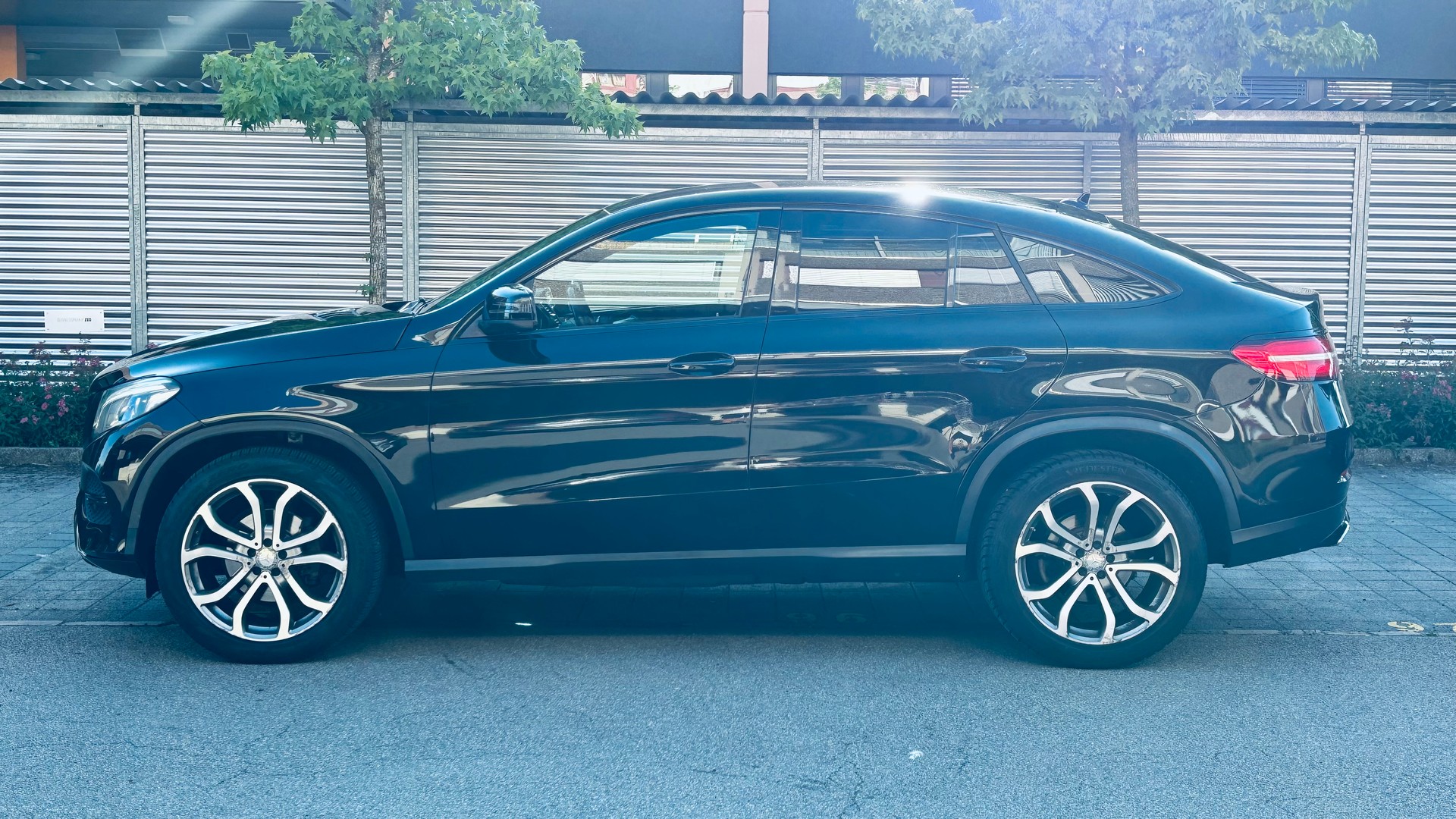 MERCEDES-BENZ GLE Coupé 350 d 4Matic 9G-Tronic-image-4