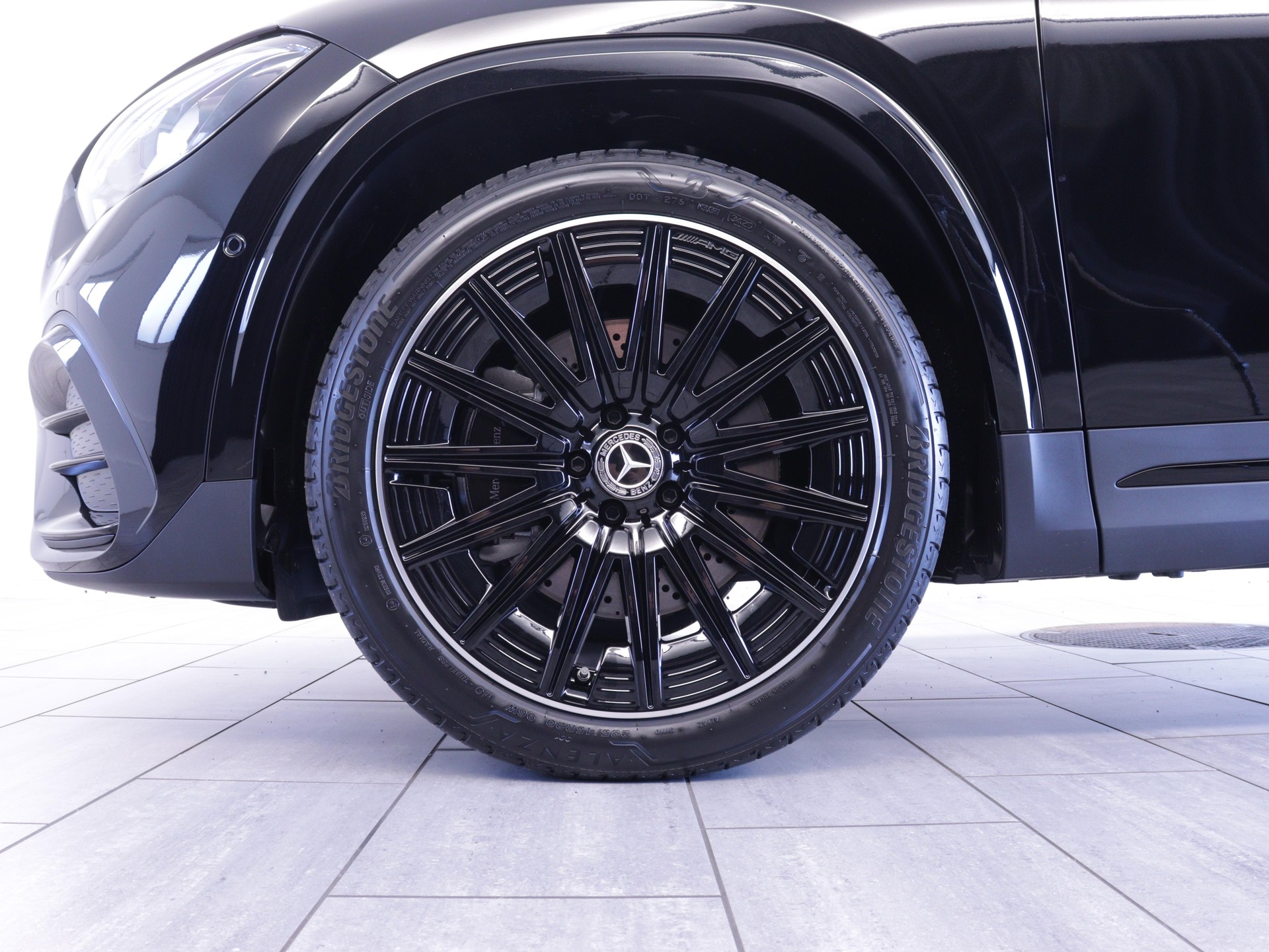 MERCEDES-BENZ GLA 220 d Swiss Star AMG Line 4matic-image-14