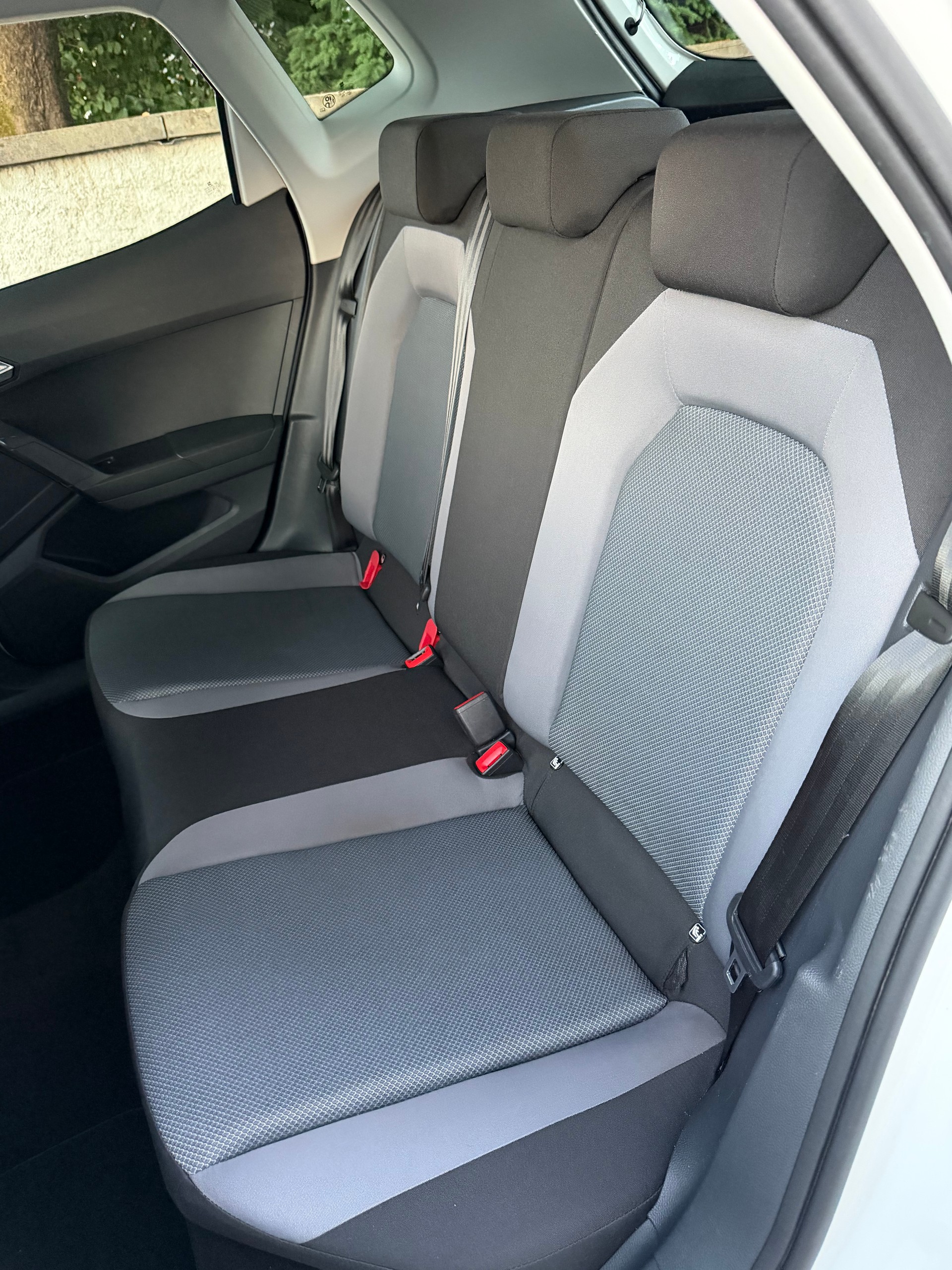 SEAT Arona 1.0 TSI Eco Xcellence DSG / 1 Hand / CH-Fahrz. / Frisch ab MFK / Service gepflegt / 36 Monate Garantie/ Navi/Anhängerkup.-image-11