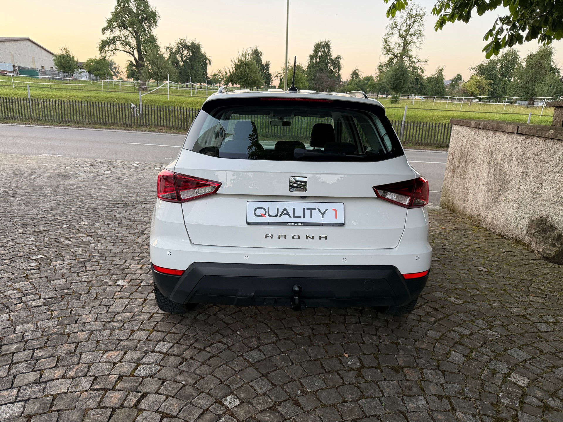 SEAT Arona 1.0 TSI Eco Xcellence DSG / 1 Hand / CH-Fahrz. / Frisch ab MFK / Service gepflegt / 36 Monate Garantie/ Navi/Anhängerkup.-image-6