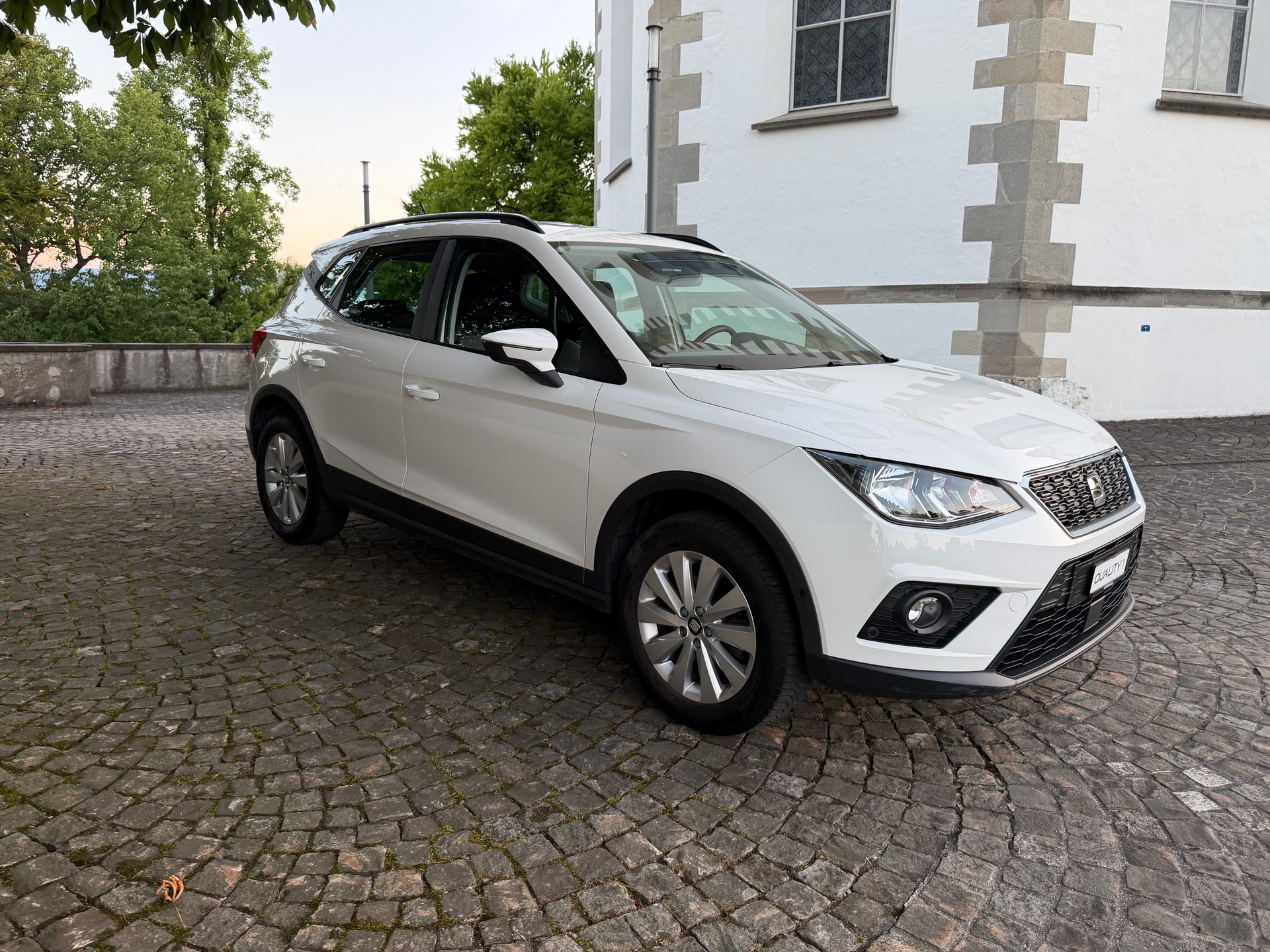 SEAT Arona 1.0 TSI Eco Xcellence DSG / 1 Hand / CH-Fahrz. / Frisch ab MFK / Service gepflegt / 36 Monate Garantie/ Navi/Anhängerkup.-image-3