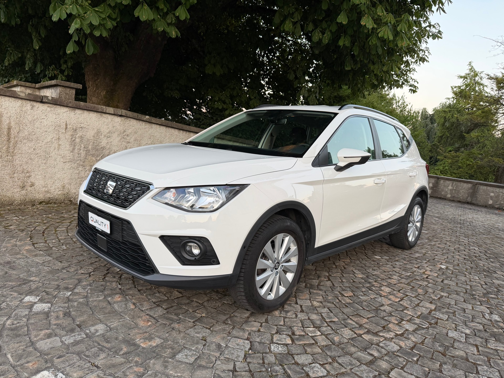 SEAT Arona 1.0 TSI Eco Xcellence DSG / 1 Hand / CH-Fahrz. / Frisch ab MFK / Service gepflegt / 36 Monate Garantie/ Navi/Anhängerkup.-image-0