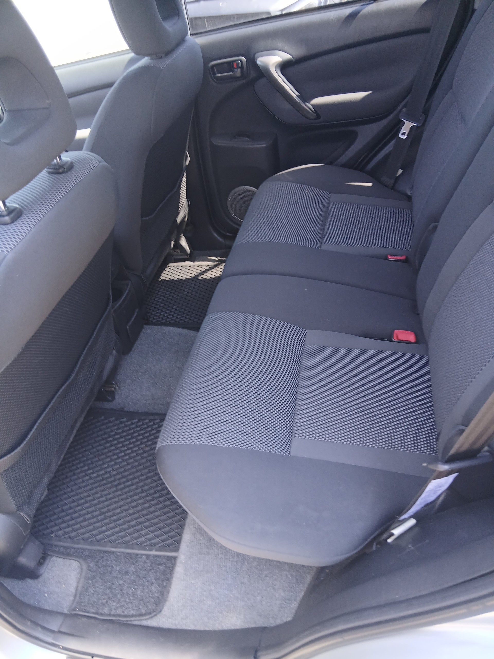 TOYOTA RAV-4 2.0 16V Linea Sol-image-9