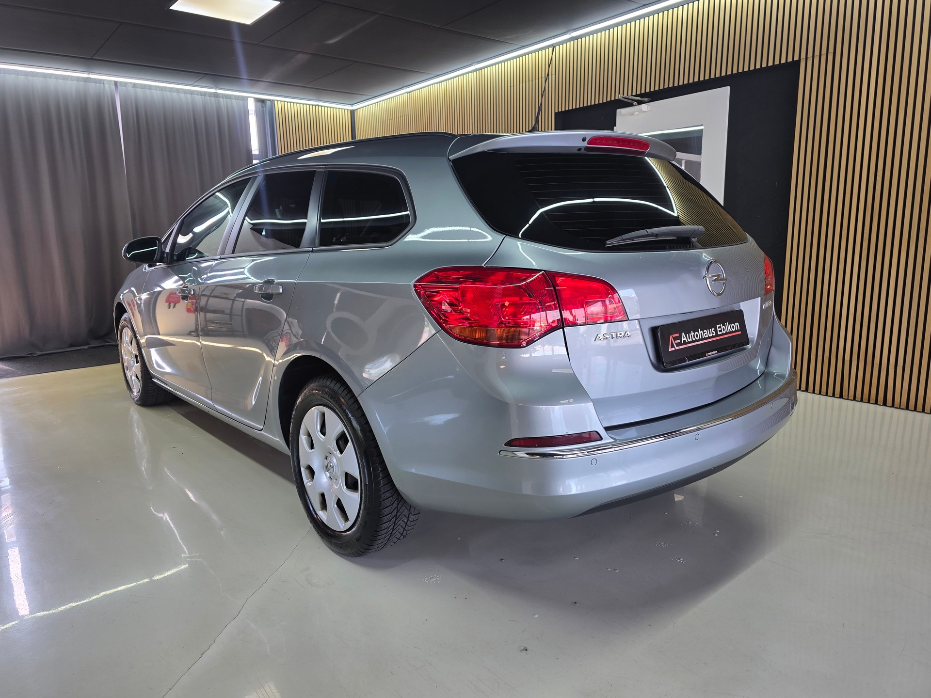 OPEL Astra SportsTourer 1.4i 16V Turbo Sport-image-4