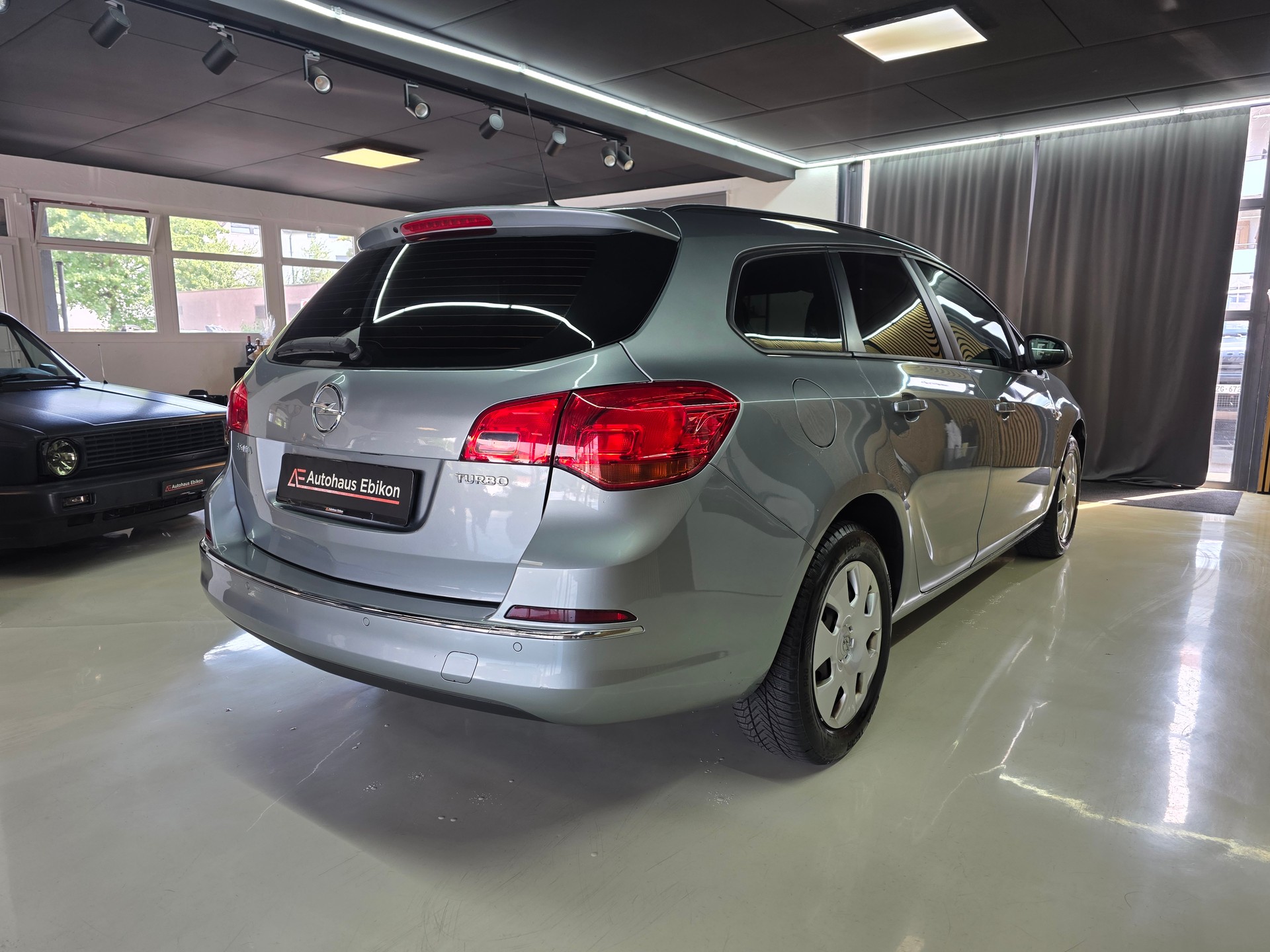 OPEL Astra SportsTourer 1.4i 16V Turbo Sport-image-6