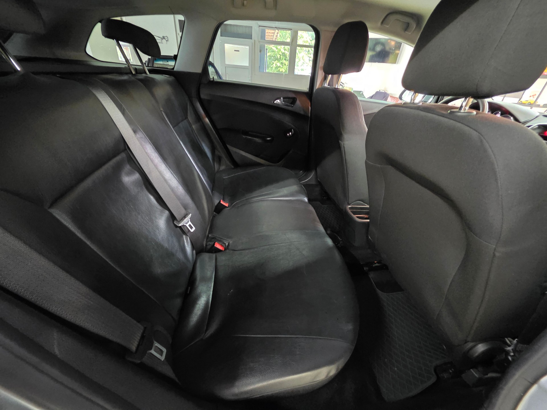 OPEL Astra SportsTourer 1.4i 16V Turbo Sport-image-14