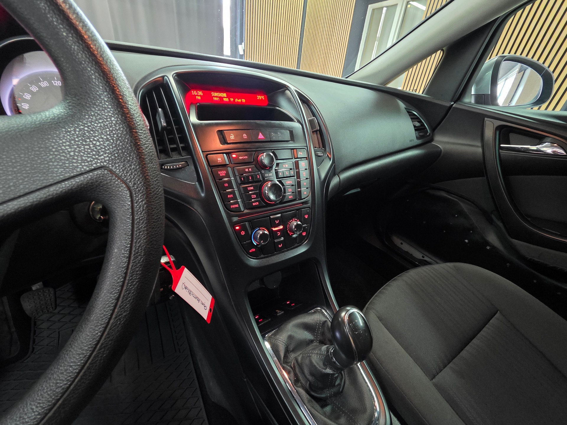 OPEL Astra SportsTourer 1.4i 16V Turbo Sport-image-12