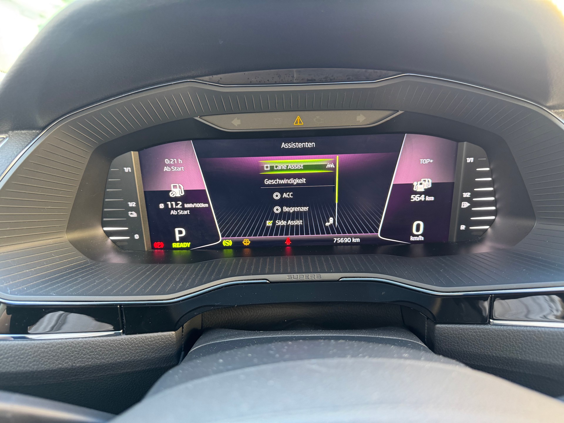 SKODA Superb 1.4 TSI L&K PHEV DSG*AHK*Panoramadach*Belüftete Sitze v. mit Massagefunktion*-image-12