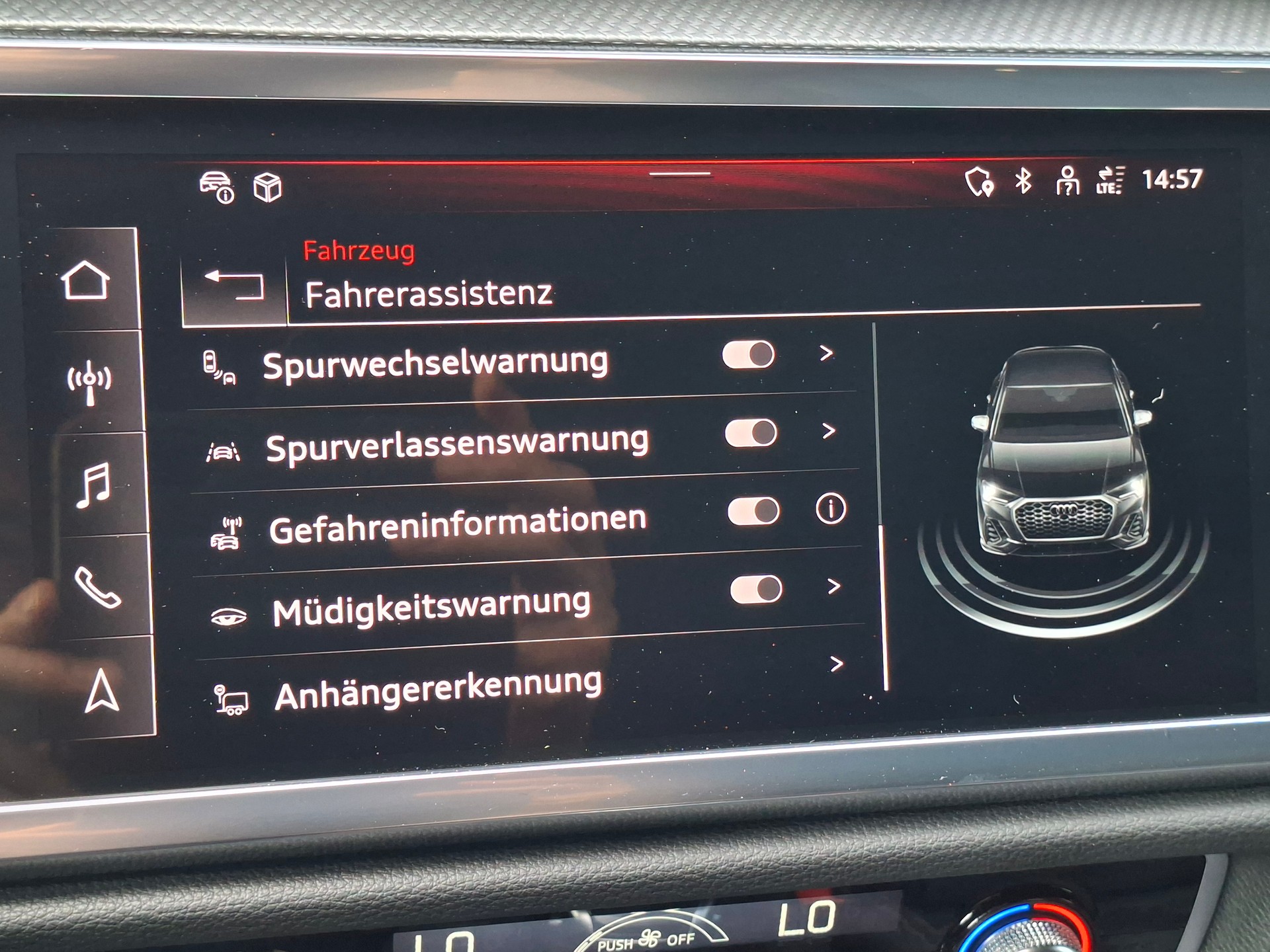AUDI Q3 Sportback 35 TFSI Attraction S-tronic *Anhängerkupplung*-image-13