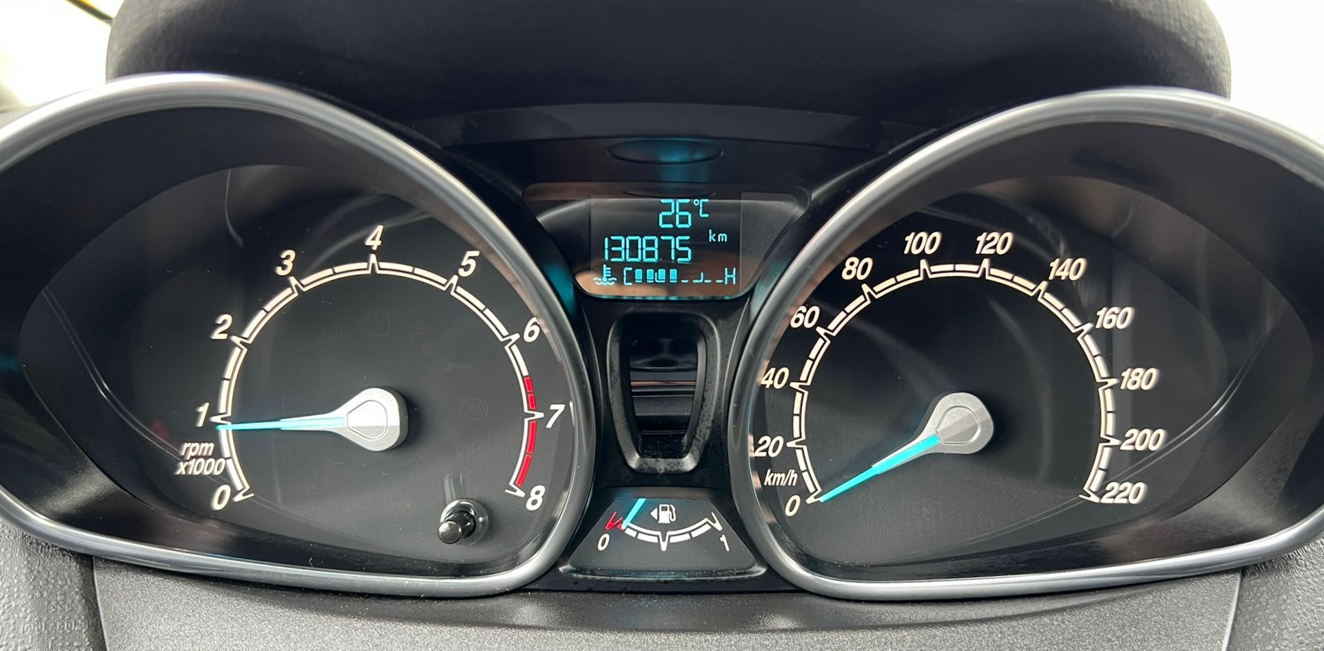 FORD Fiesta 1.0 SCTi Titanium-image-9