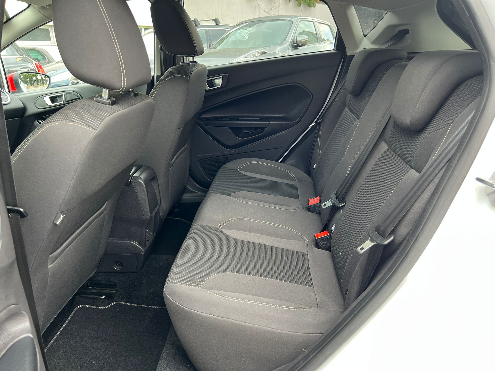 FORD Fiesta 1.0 SCTi Titanium-image-10