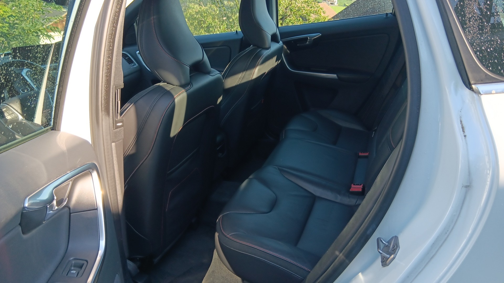 VOLVO XC60 D5 AWD OceanRace Geartronic-image-6