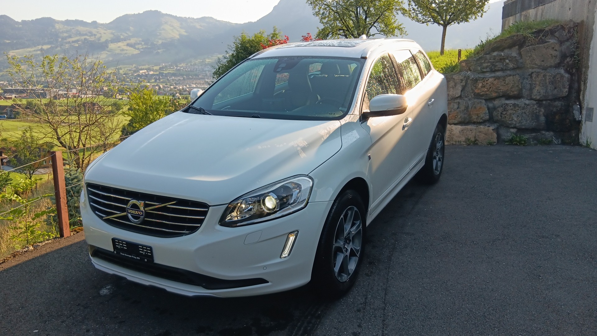 VOLVO XC60 D5 AWD OceanRace Geartronic-image-0