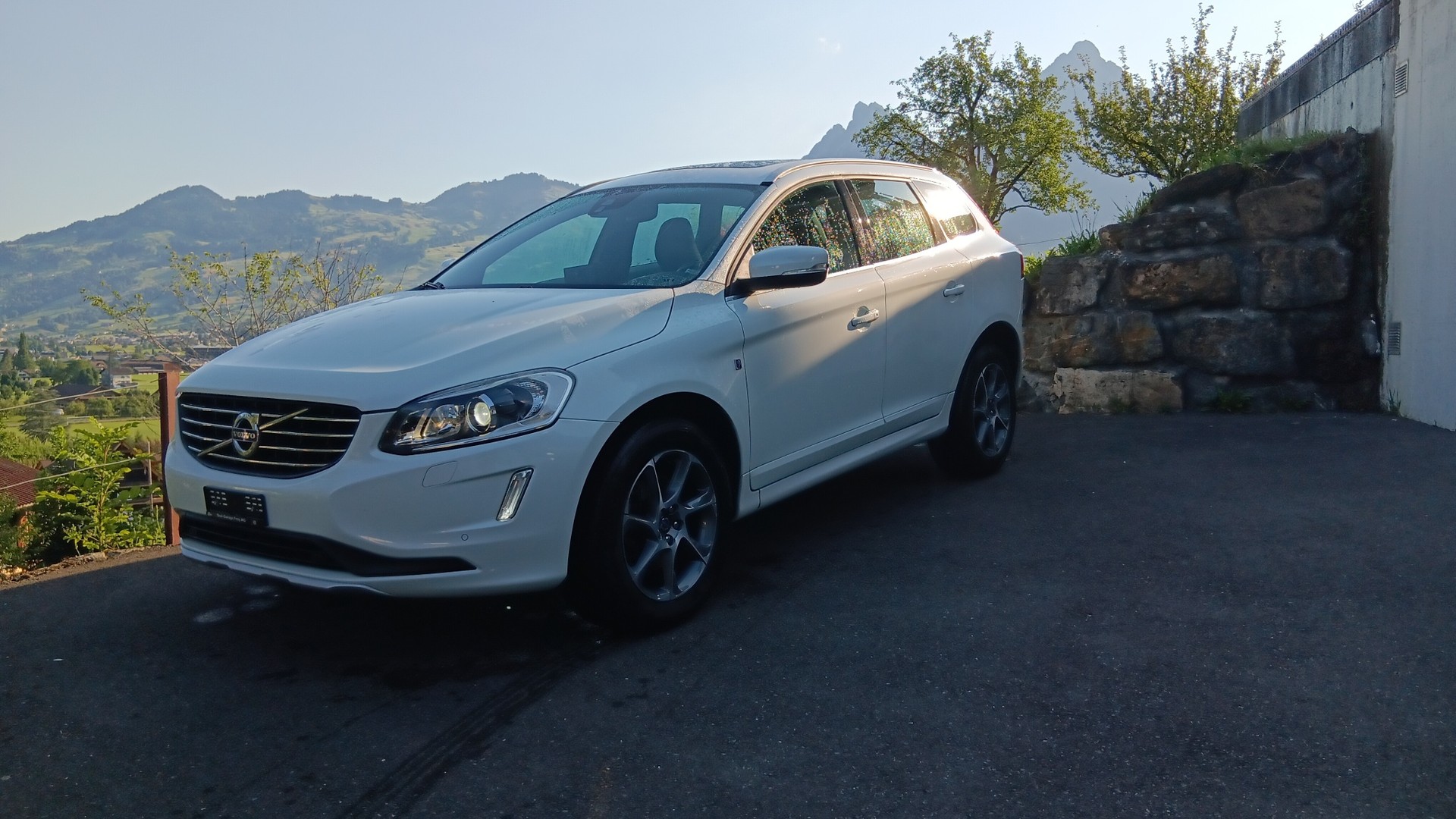 VOLVO XC60 D5 AWD OceanRace Geartronic-image-1