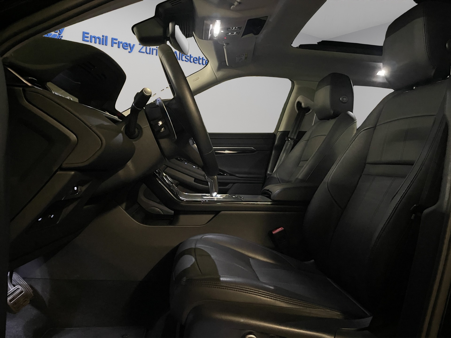 LAND ROVER Range Rover Evoque 2.0 T SE-image-4