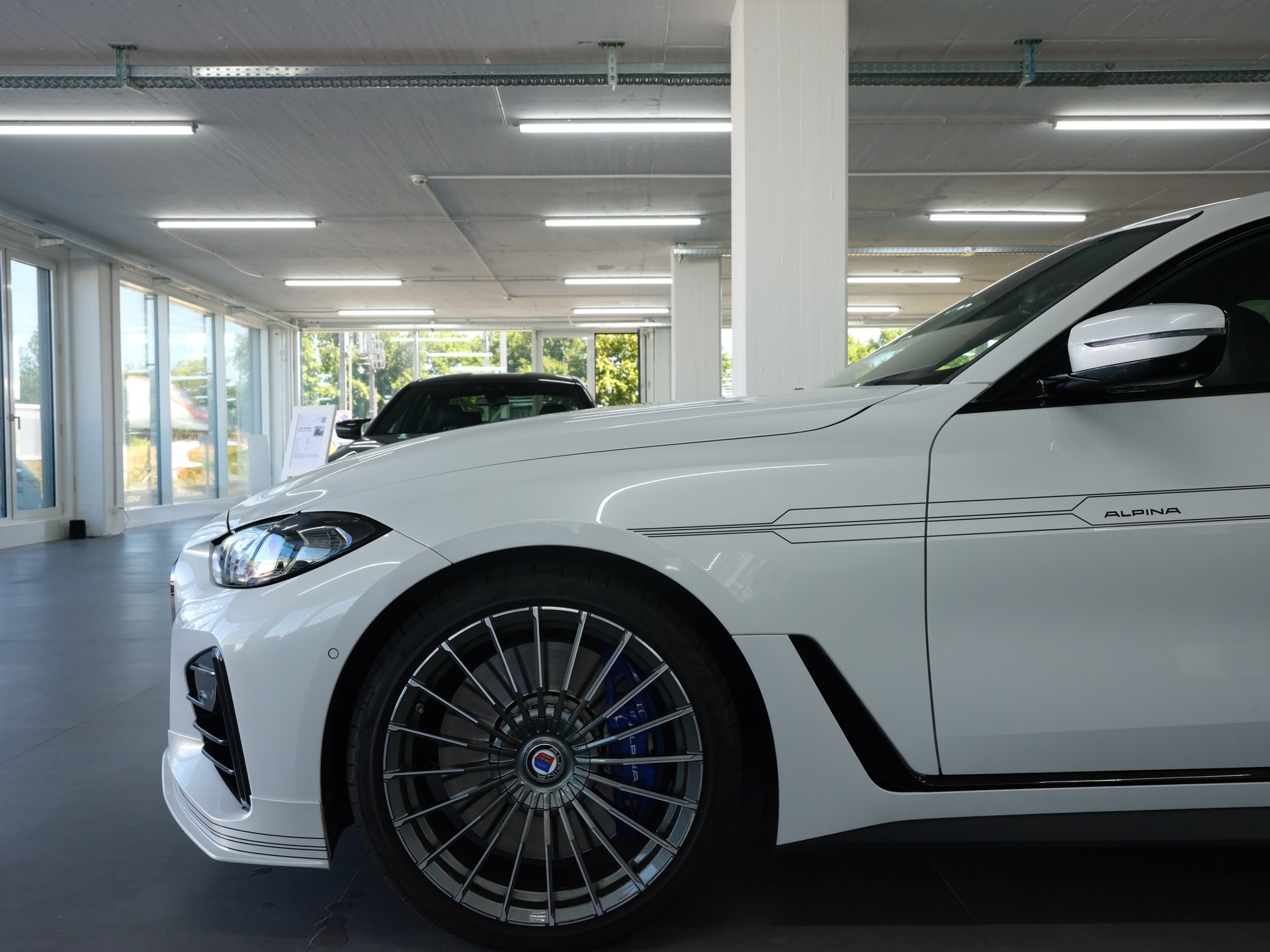 BMW-ALPINA B4 Gran Coupé 3.0 xDrive S-Tronic *Panorama* *360 Kamera* *Harman & Kardon*-image-7