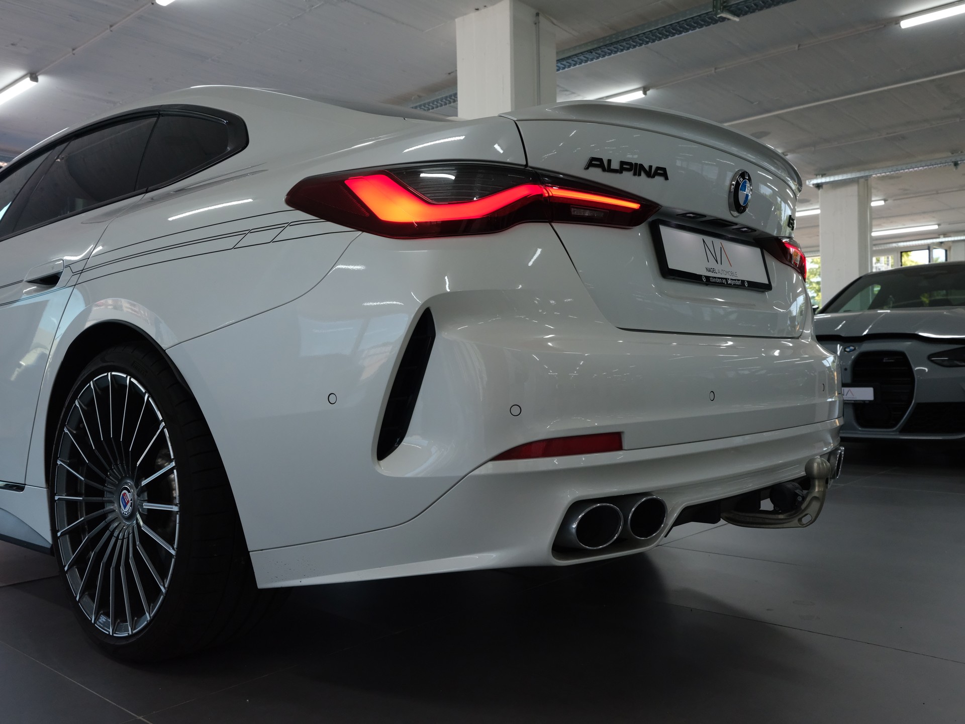 BMW-ALPINA B4 Gran Coupé 3.0 xDrive S-Tronic *Panorama* *360 Kamera* *Harman & Kardon*-image-14