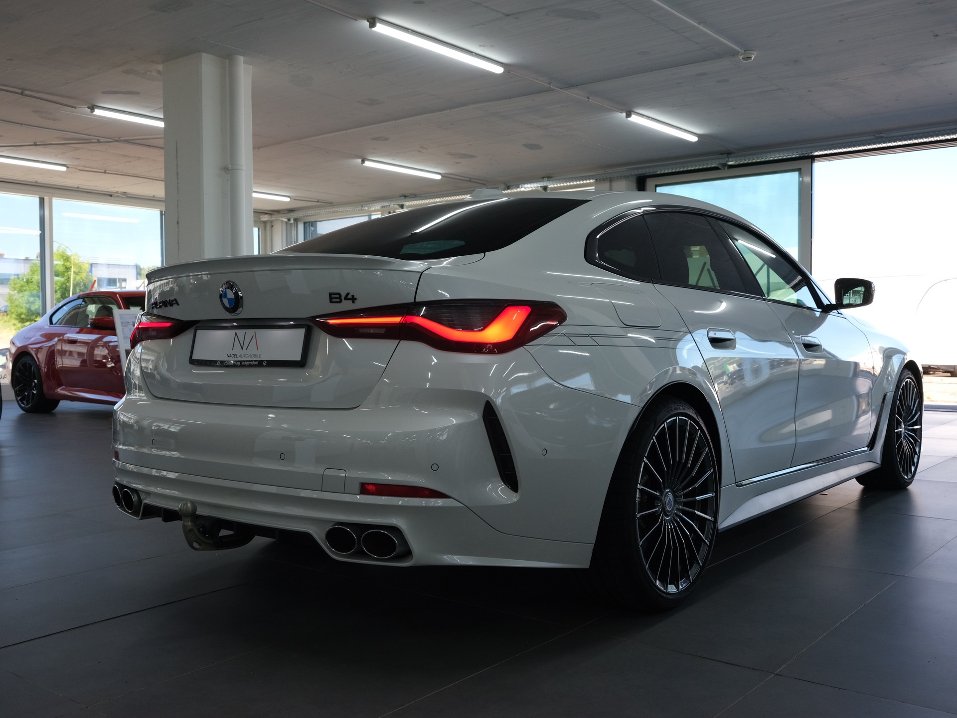 BMW-ALPINA B4 Gran Coupé 3.0 xDrive S-Tronic *Panorama* *360 Kamera* *Harman & Kardon*-image-2