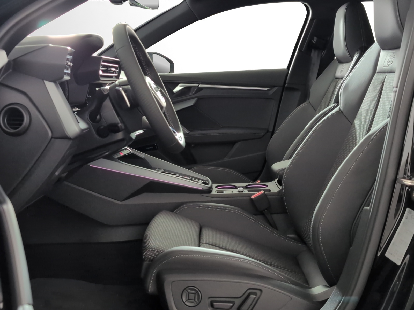 AUDI A3 Sportback TFSI 150 kW quattro S line S tronic-image-5