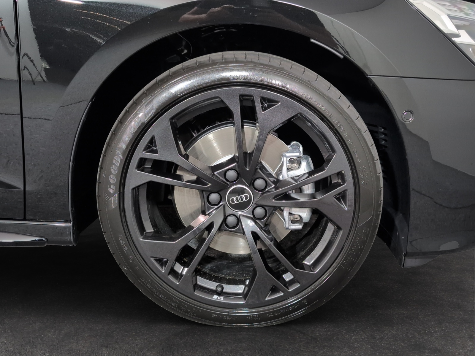 AUDI A3 Sportback TFSI 150 kW quattro S line S tronic-image-4
