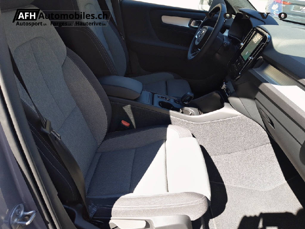 VOLVO XC40 2.0 B3 MH Core-image-9