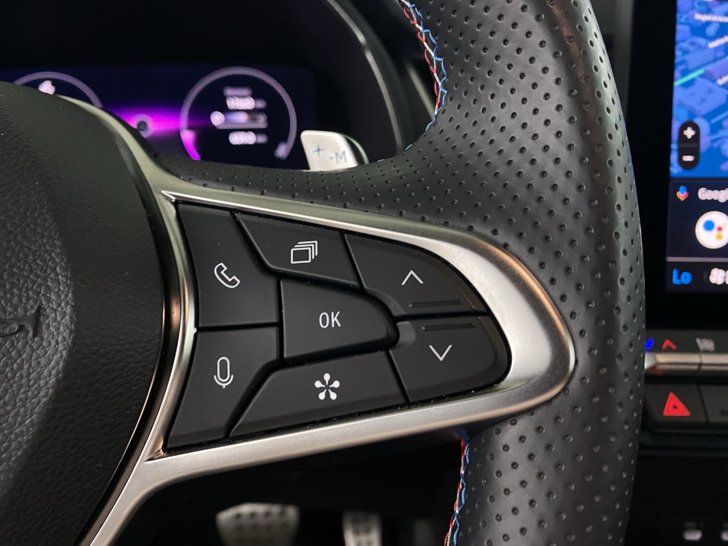 RENAULT Captur 1.3 TCe Esprit Alpine EDC-image-14