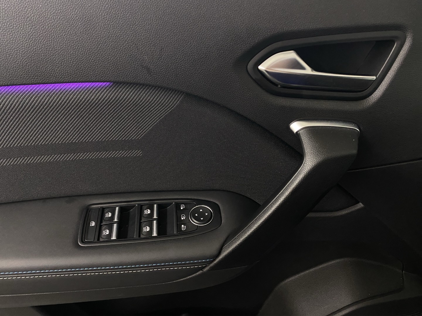 RENAULT Captur 1.3 TCe Esprit Alpine EDC-image-15