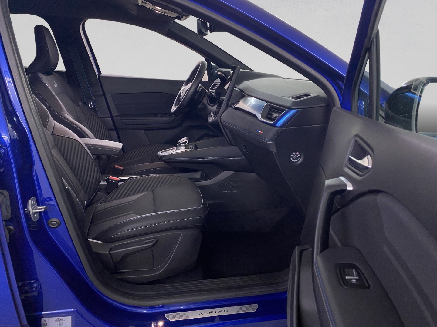 RENAULT Captur 1.3 TCe Esprit Alpine EDC-image-19
